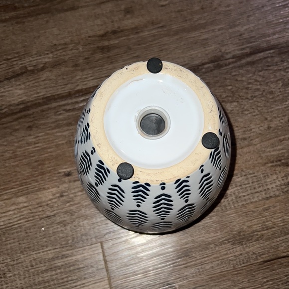 Allen & Roth Blue & White Ceramic Pot - Picture 4 of 5